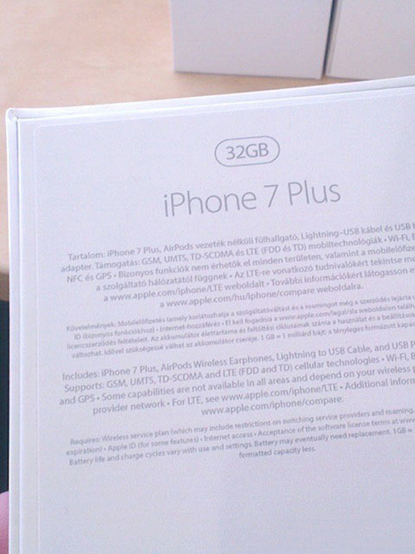 iPhone7PlusBoxIn2