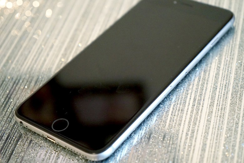 В сети появилась фотография iPhone 7 из рекламы Apple