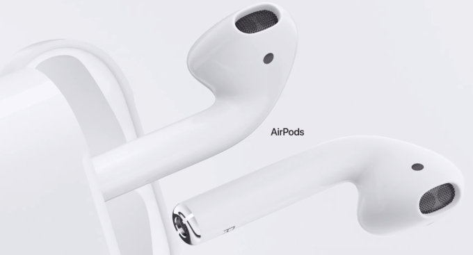 Apple готова заменить наушник AirPods в случае утери