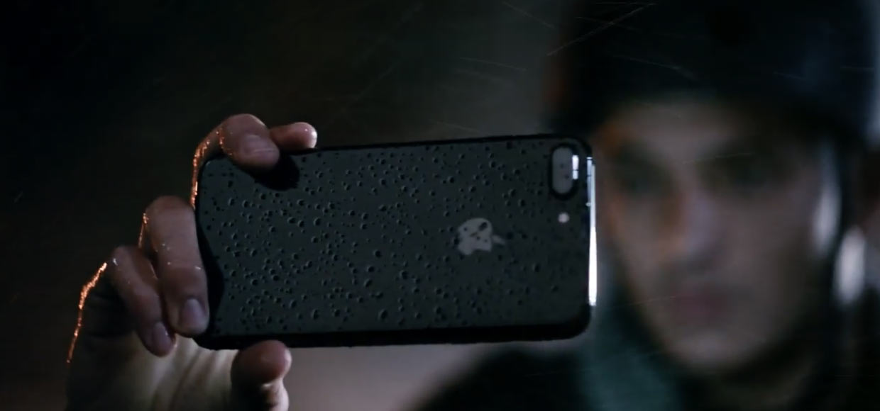 Apple хвастается водозащищенностью и возможностями камеры iPhone 7