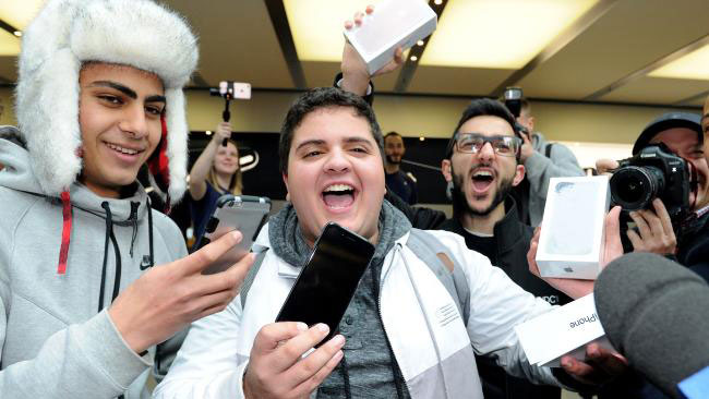Начались официальные продажи iPhone 7 и iPhone 7 Plus