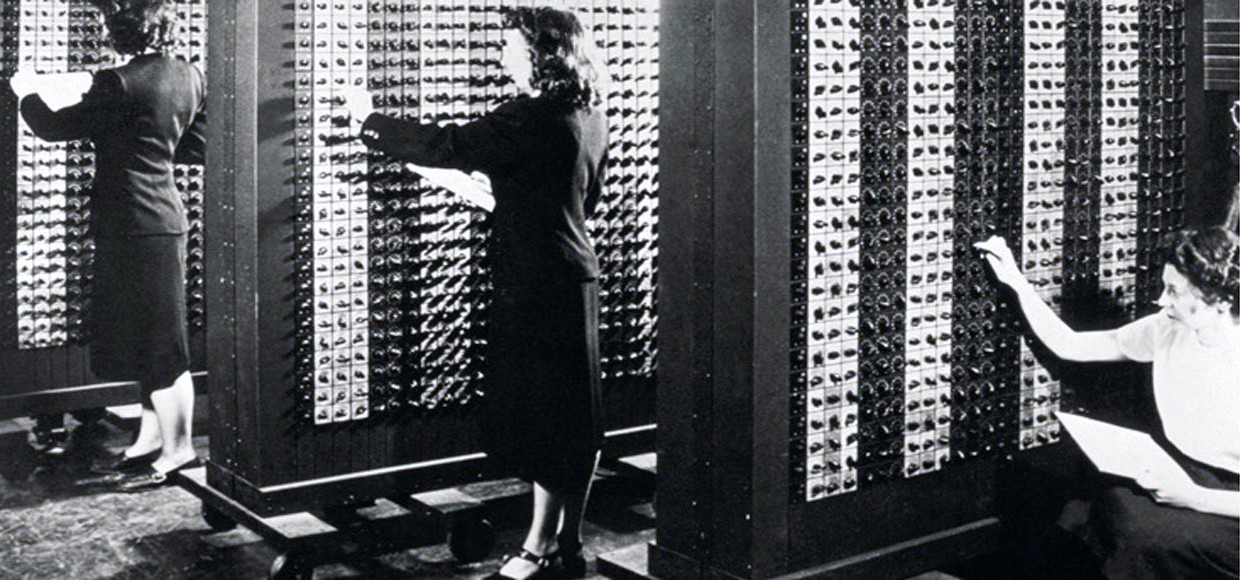 Сегодня самое время узнать, чем на самом деле занимаются программисты на работе 