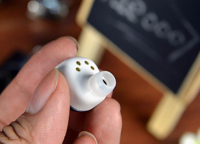 top_6_airpods_alternatives_from_aliexpress_16