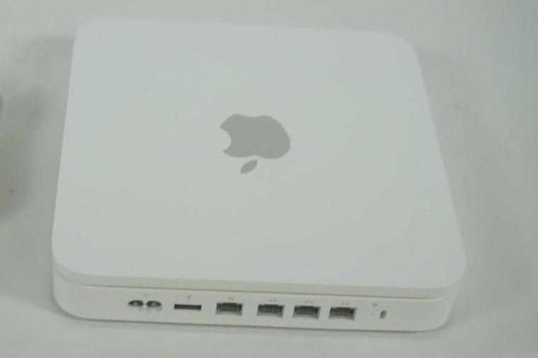 damprodam_airport_apple_02