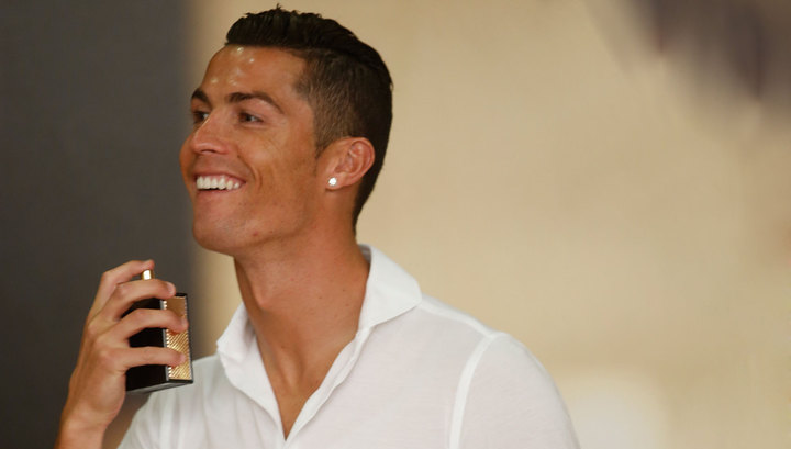 ВКонтакте теперь заменяет «Роналду» на стикер с радугой 