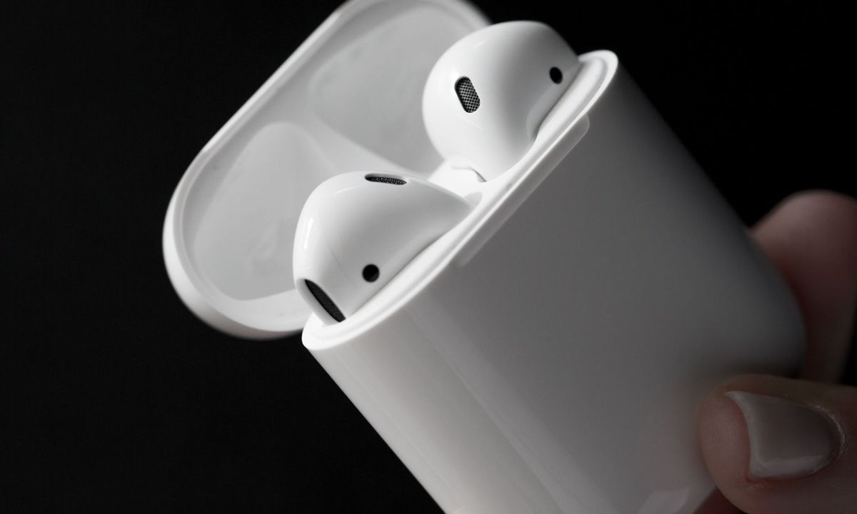На eBay уже продают AirPods за $1500
