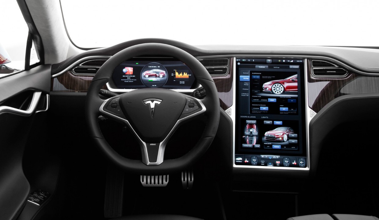 Tesla увела у Apple создателя Swift