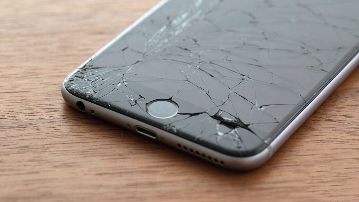 Я разбил экран iPhone. Что будет дальше?