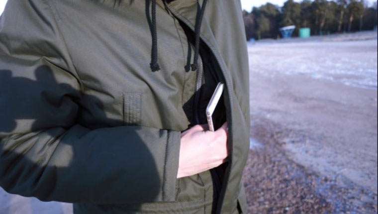 iphone_in_jacket