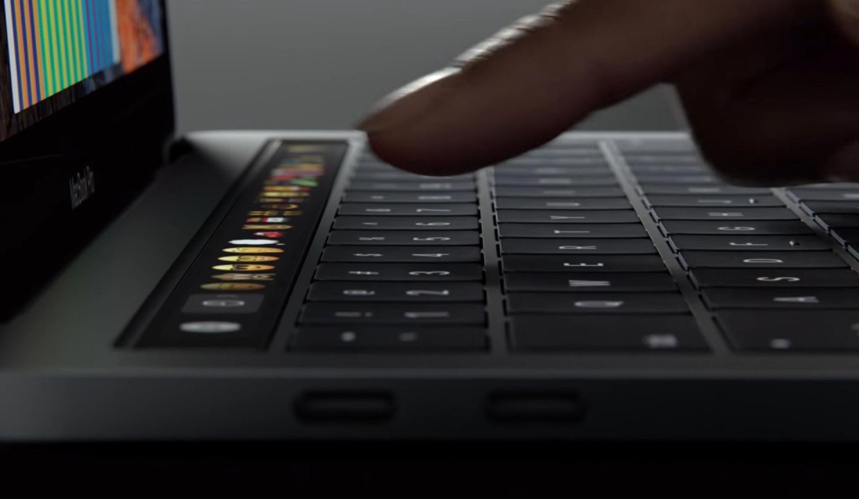 У владельцев MacBook Pro 2016 проблемы с клавиатурой. Нажимается сама
