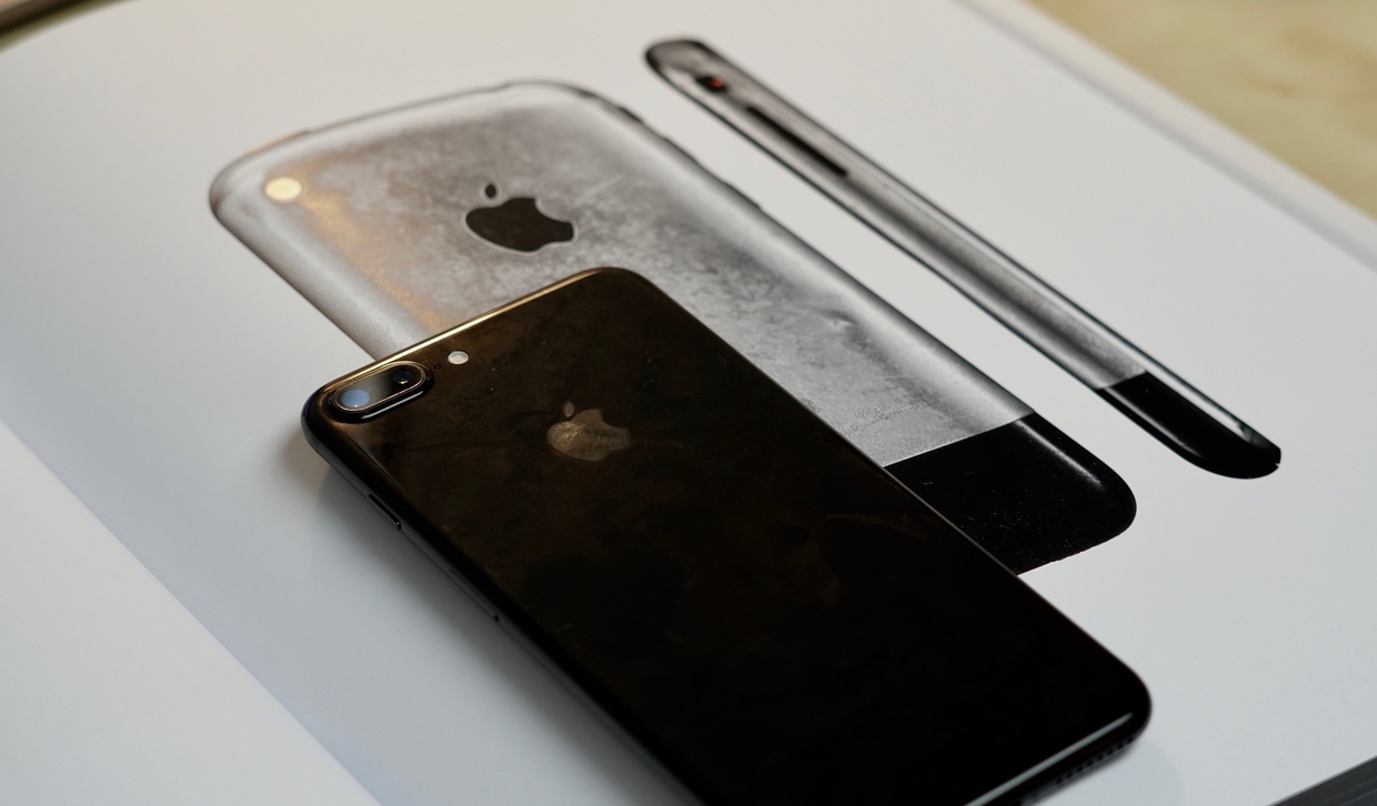 iPhone 8 будет стилизован под iPhone 2G и оснащён OLED-дисплеем