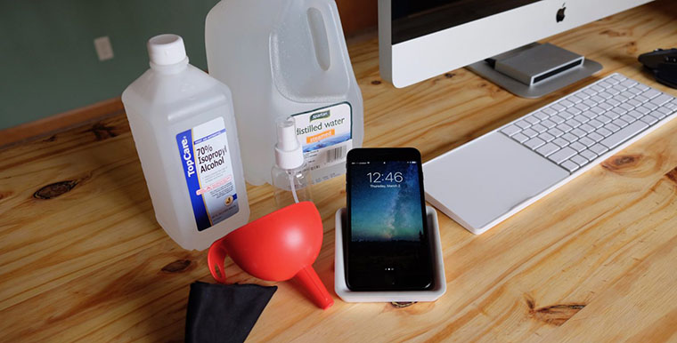 how-to-clean-iphone-ipad-1