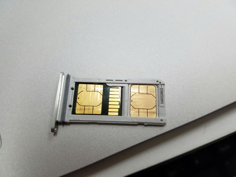 Слот памяти для телефона. Флешка и Симка в один слот. SIM 1, SIM 2, MICROSD. Xiaomi m1803e7sg лоток сим карты. Слот сим и карта памяти.