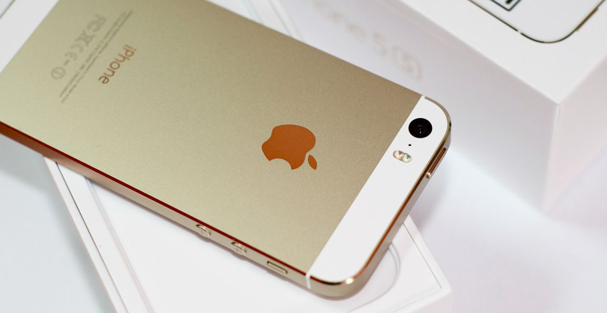 iPhone 5S продают за 100 тыс. рублей, что в нём такого?
