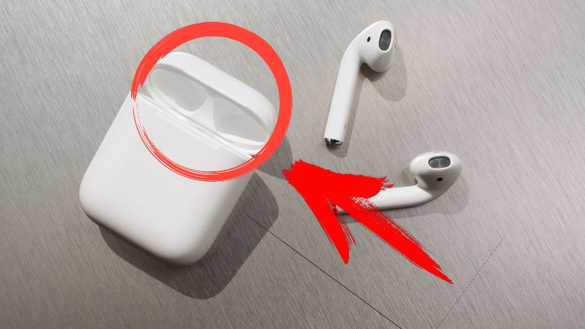 Кейс от AirPods можно использовать в качестве подставки под iPhone