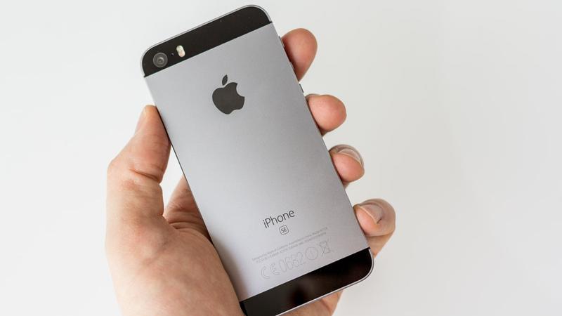Пользователи назвали iPhone SE лучшим смартфоном на рынке