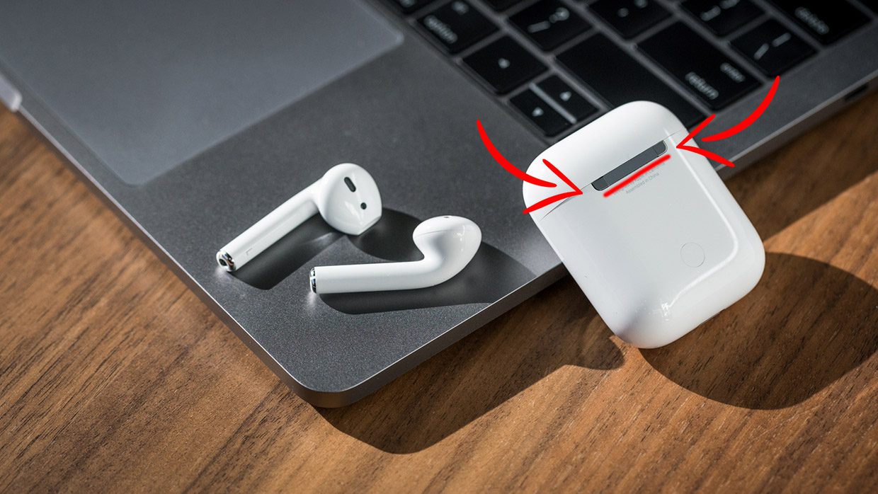 Зачем эта металлическая вставка на кейсе AirPods?