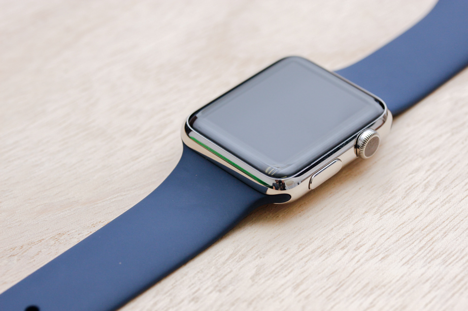 «Не удается снять ремешок Apple Watch? Хотите знать, как его отсоединить и отрегулировать посадку? Я вас прикрою — продолжайте читать, чтобы узнать, как заменить ремешок часов»
