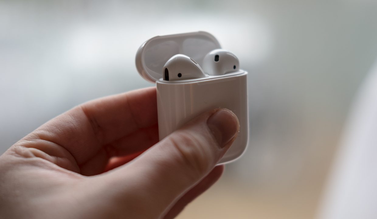 AirPods получили новый жест в iOS 11: перелистывание треков