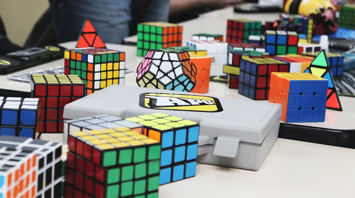 Кубик Рубика и еще 5 штук для рук, которые полезнее спиннера
