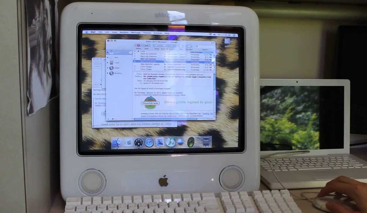 Почувствуй себя коллекционером. Можно купить eMac PowerMac4,4 за 5000 рублей