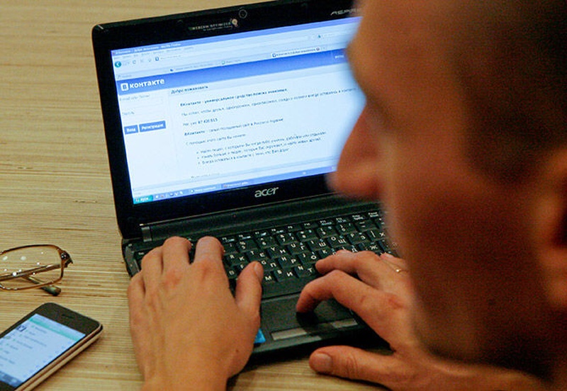 Власти хотят штрафовать за «недостоверную информацию» в соцсетях