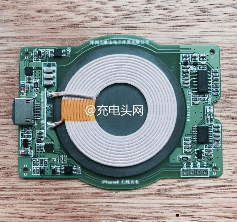 Появились фотографии модуля беспроводной зарядки iPhone 8
