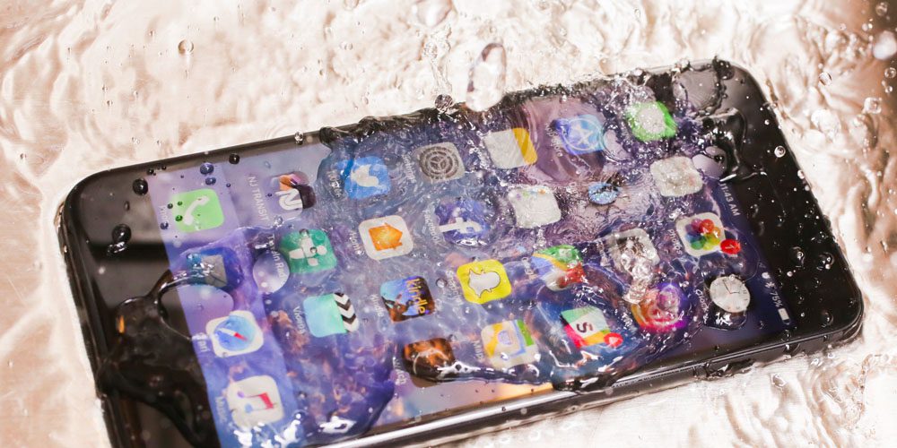 Apple бесплатно чинит айфоны, поврежденные при урагане Харви