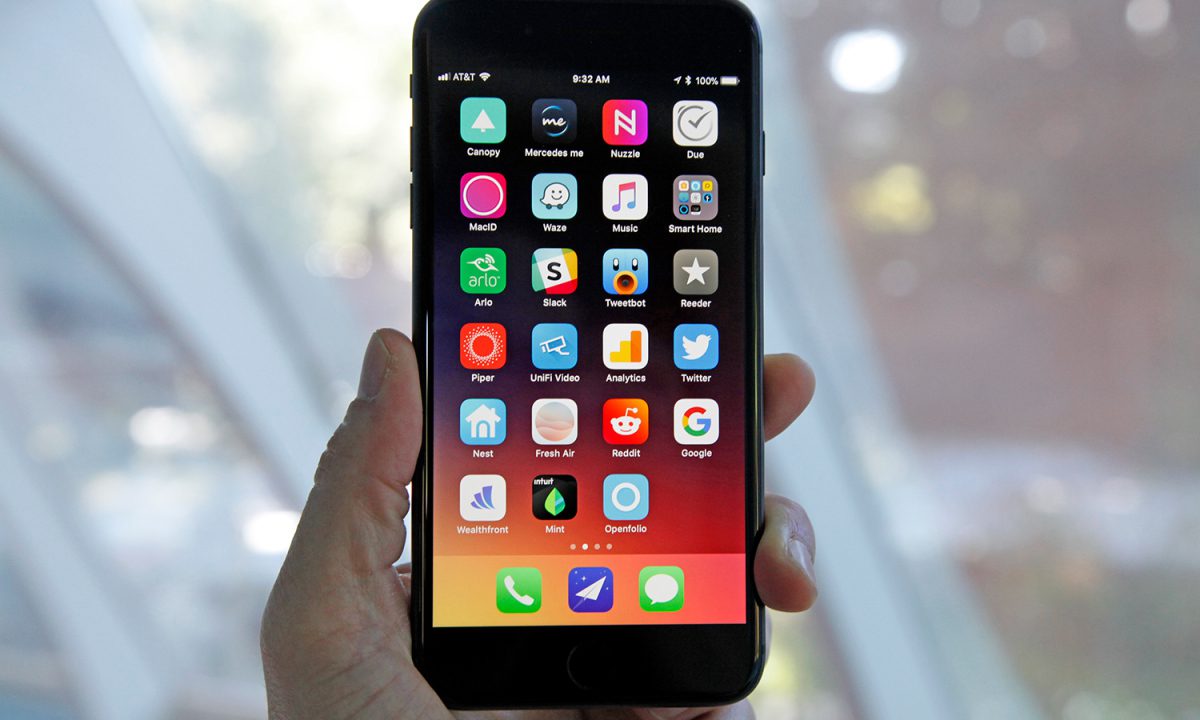 У iPhone 8 Plus продолжают вздуваться аккумуляторы, новые случаи