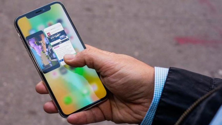 iPhone X может причинить вред окружающим предметам