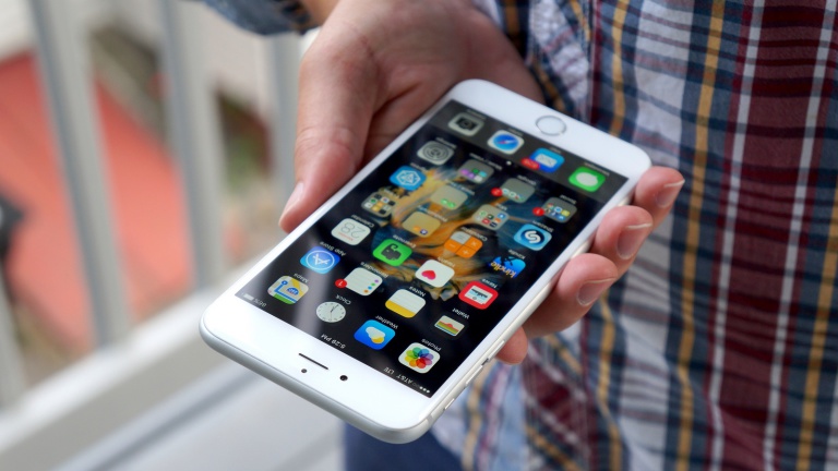 Суд Москвы вернул 5 исков, связанных с замедлением iPhone