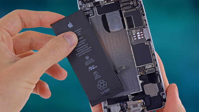 Далеко не всем Apple меняет аккумуляторы iPhone за $29