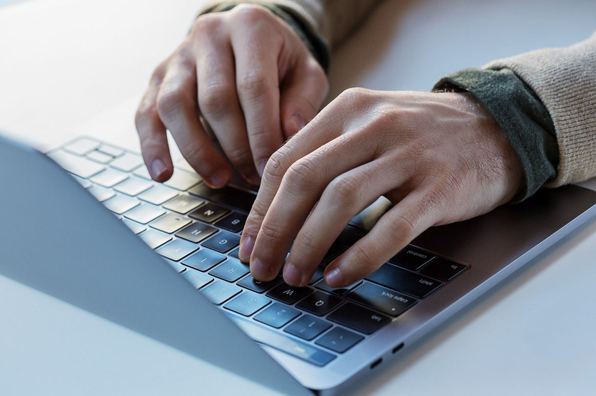 Apple признала проблемы клавиатур в MacBook Pro и запустила программу замены