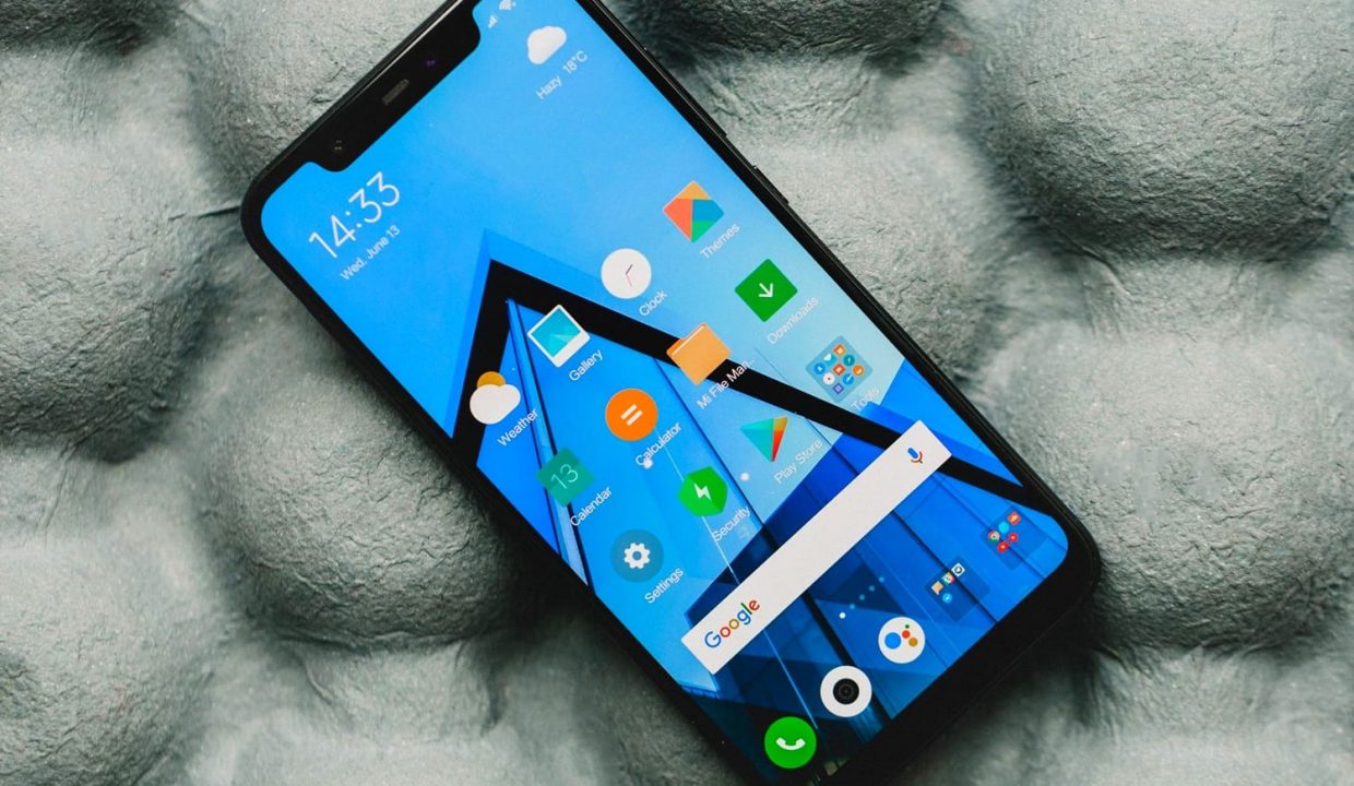 Новый бюджетный смартфон от Xiaomi в стиле iPhone X показали на видео