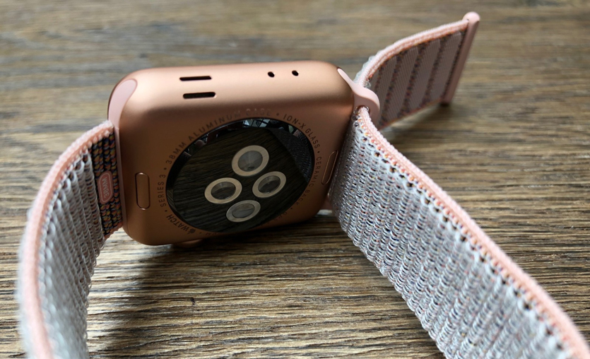 Apple убрала с сайта почти все ремешки для Apple Watch