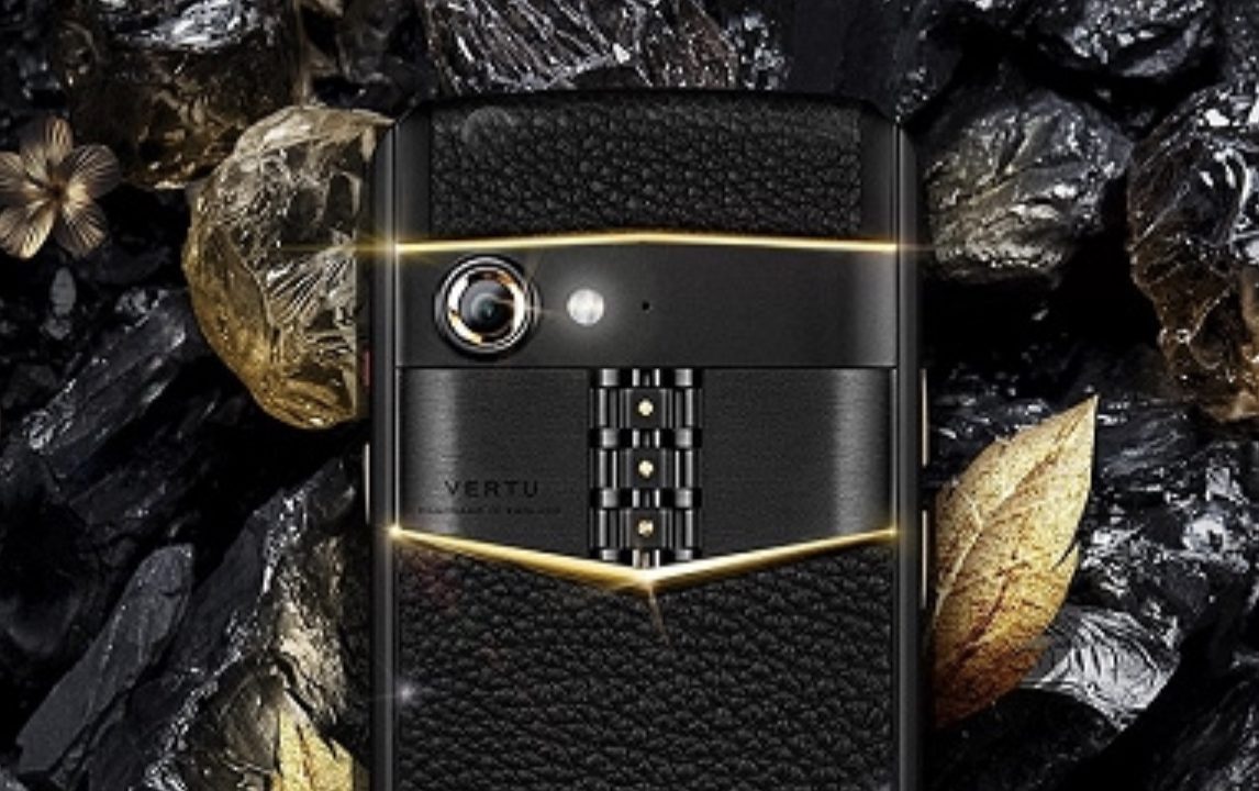 Vertu удивила весь мир смартфоном Aster P за 340 тыс. руб.