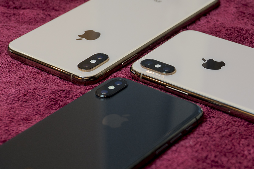 Эти фото сделаны на iPhone X, iPhone Xs и Xs Max. Кто лучше?