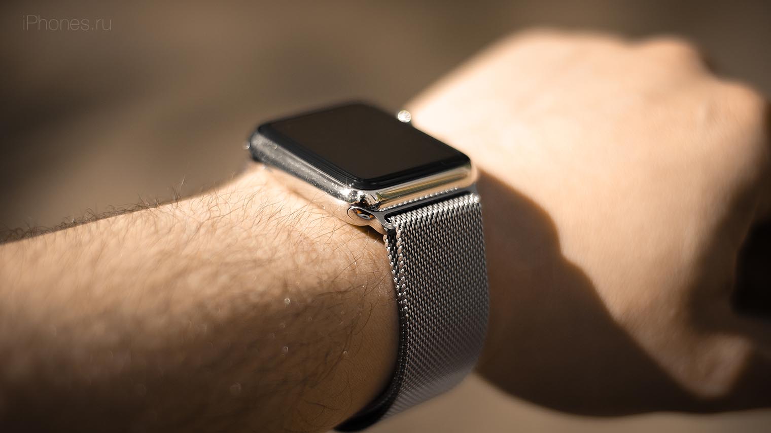 Найдено неожиданное применение миланского ремешка для Apple Watch