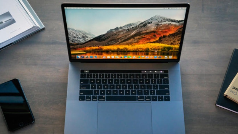 Apple начала продавать новые MacBook Pro с топовой графикой Radeon Vega