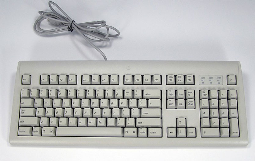 Буквы клавиатуры поменялись местами. Клавиатура Apple Design Keyboard, Мodel m2980. Apple Extended Keyboard II m3501. Клавиатура Macintosh 512ke. Клавиатура Apple Винтаж.