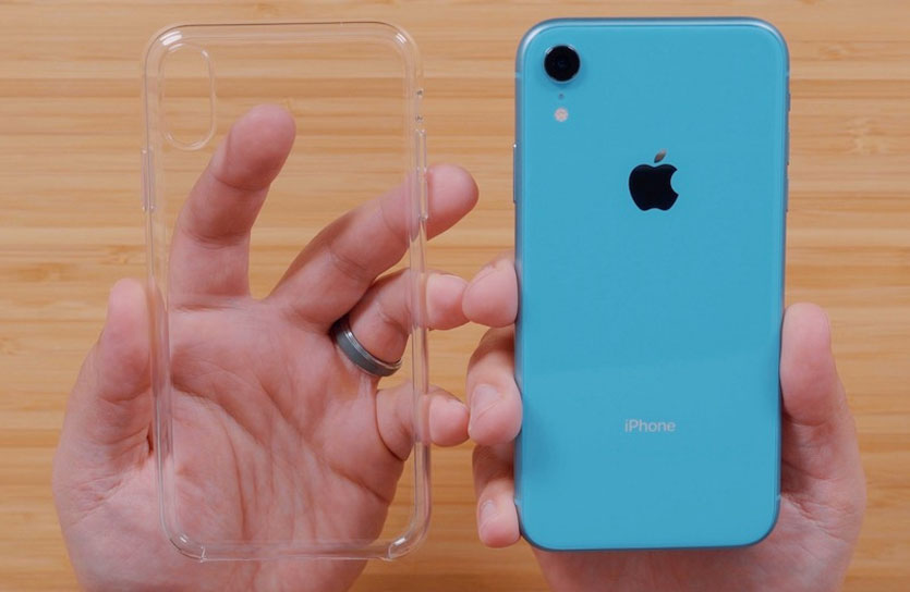 Найдена тайная функция прозрачного чехла iPhone XR