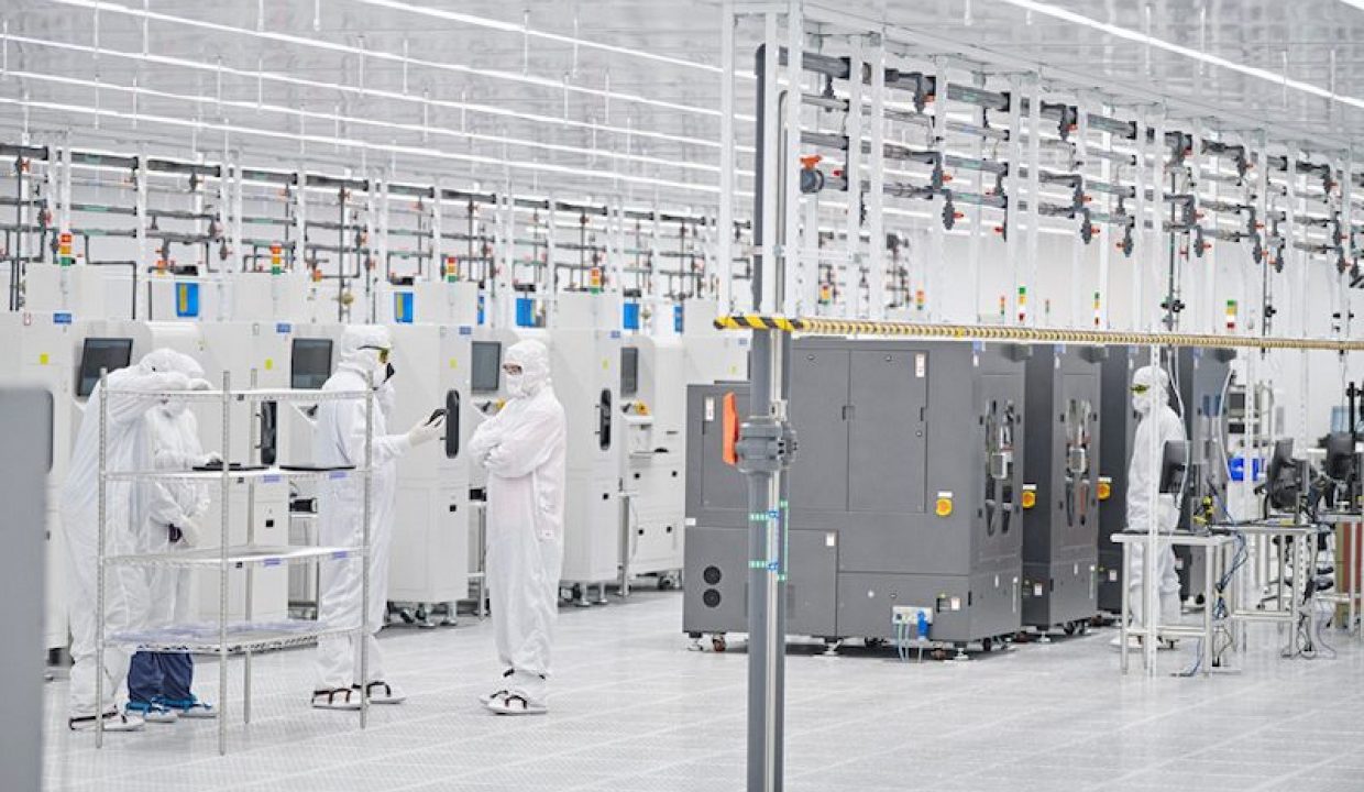 Apple крупно вложилась в 450 000 рабочих мест в США