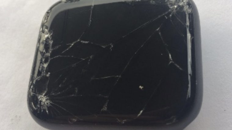 Разбил стекло на Apple Watch Series 4. Сколько стоит замена