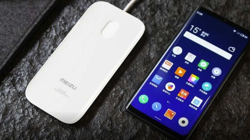 Meizu представила первый в мире смартфон без кнопок и портов