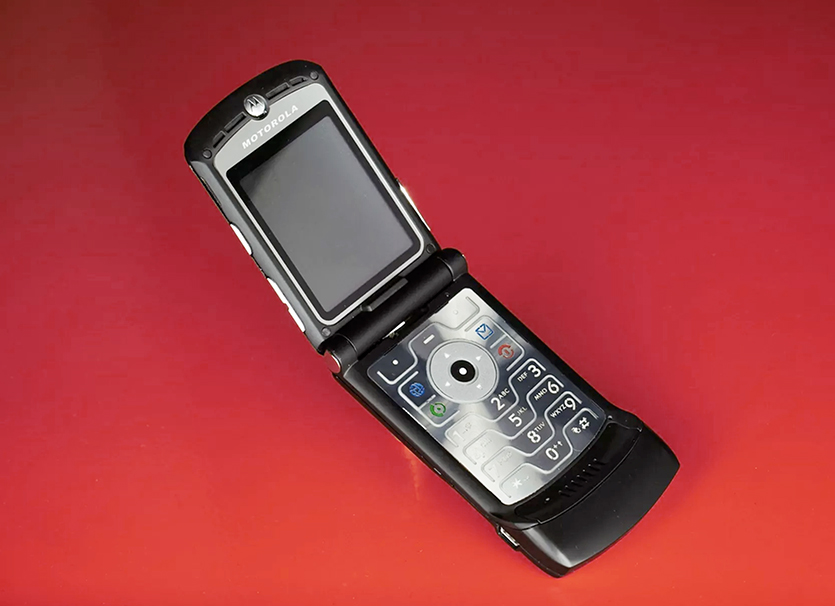 Легендарный Motorola RAZR снова появится в продаже