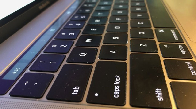 В новых MacBook будет стеклянная клавиатура
