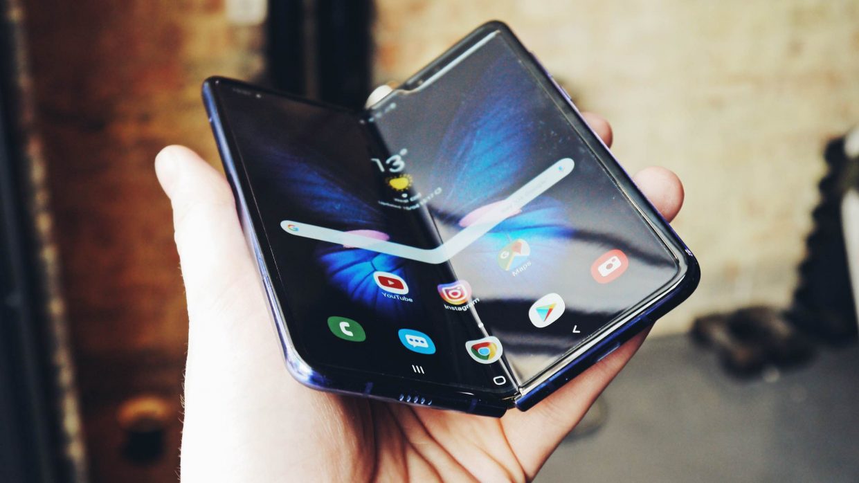 Теперь понятно, почему ломается Galaxy Fold