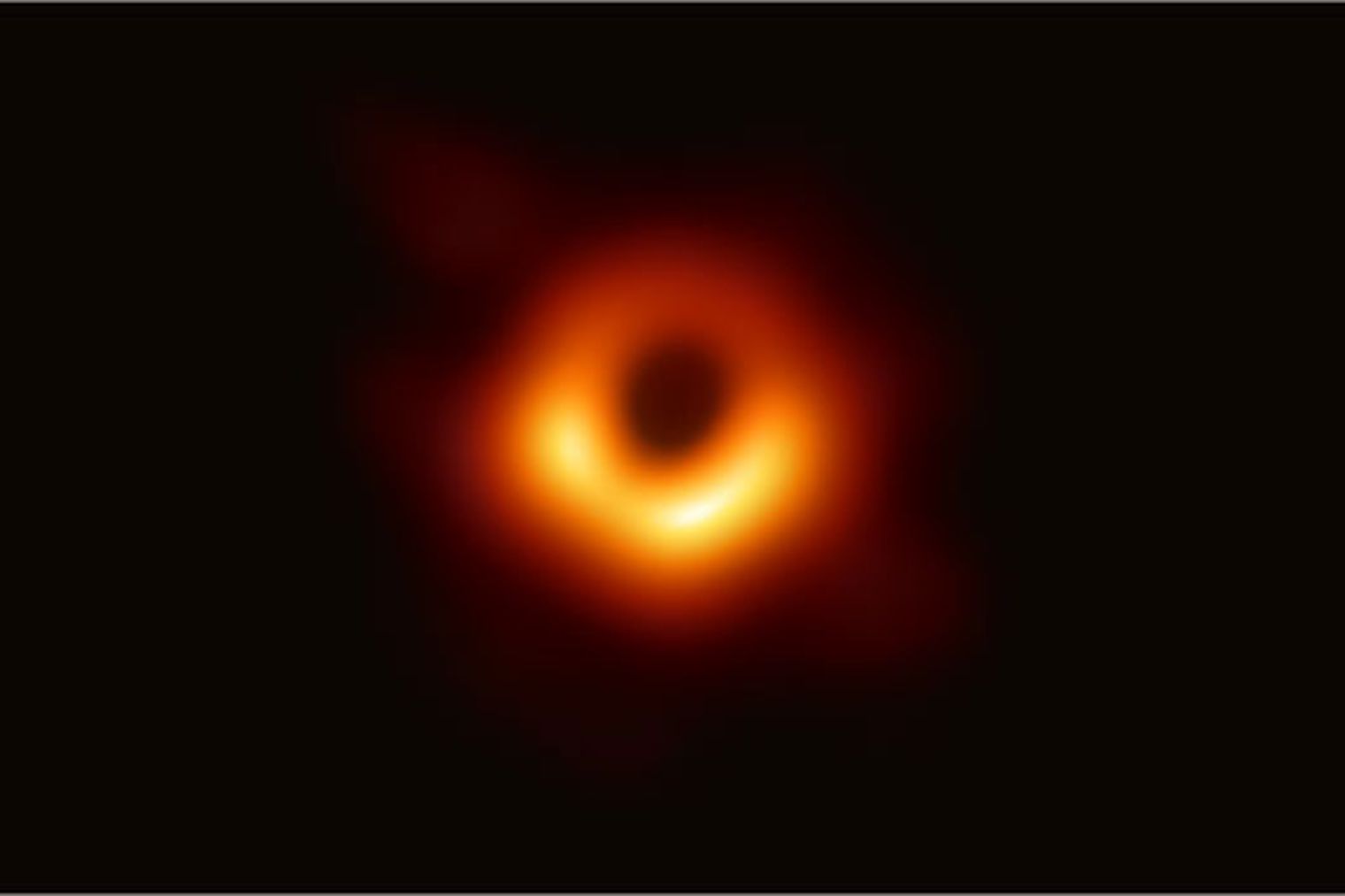 Получено первое реальное фото чёрной дыры