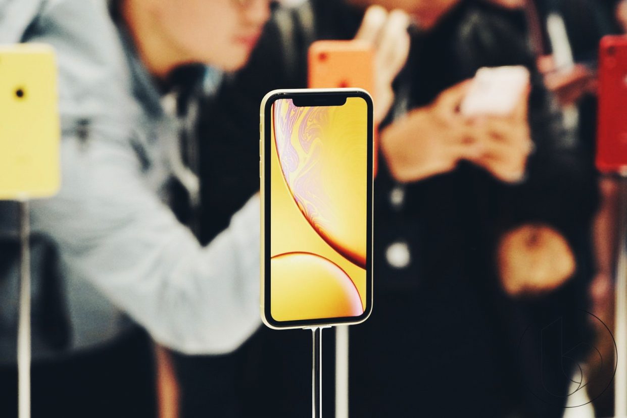 iPhone XR обогнал по продажам iPhone XS Max