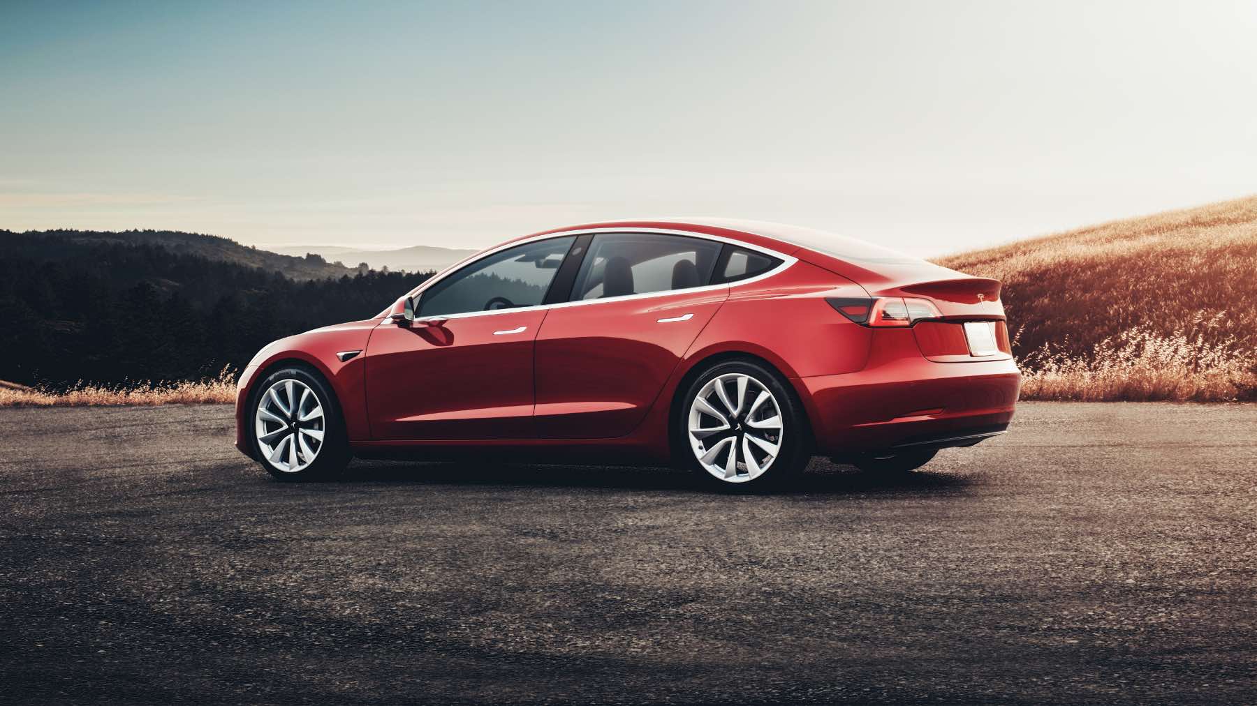 Tesla не хочет, чтобы вы покупали самую дешевую Model 3